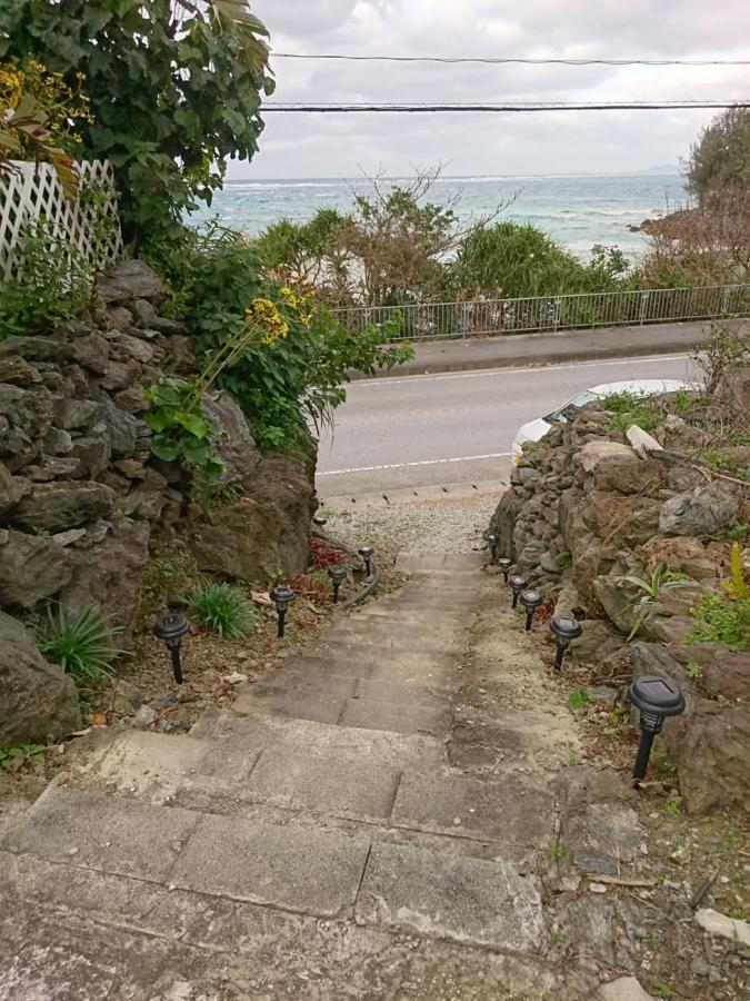 Maribu Beach House Onna Buitenkant foto